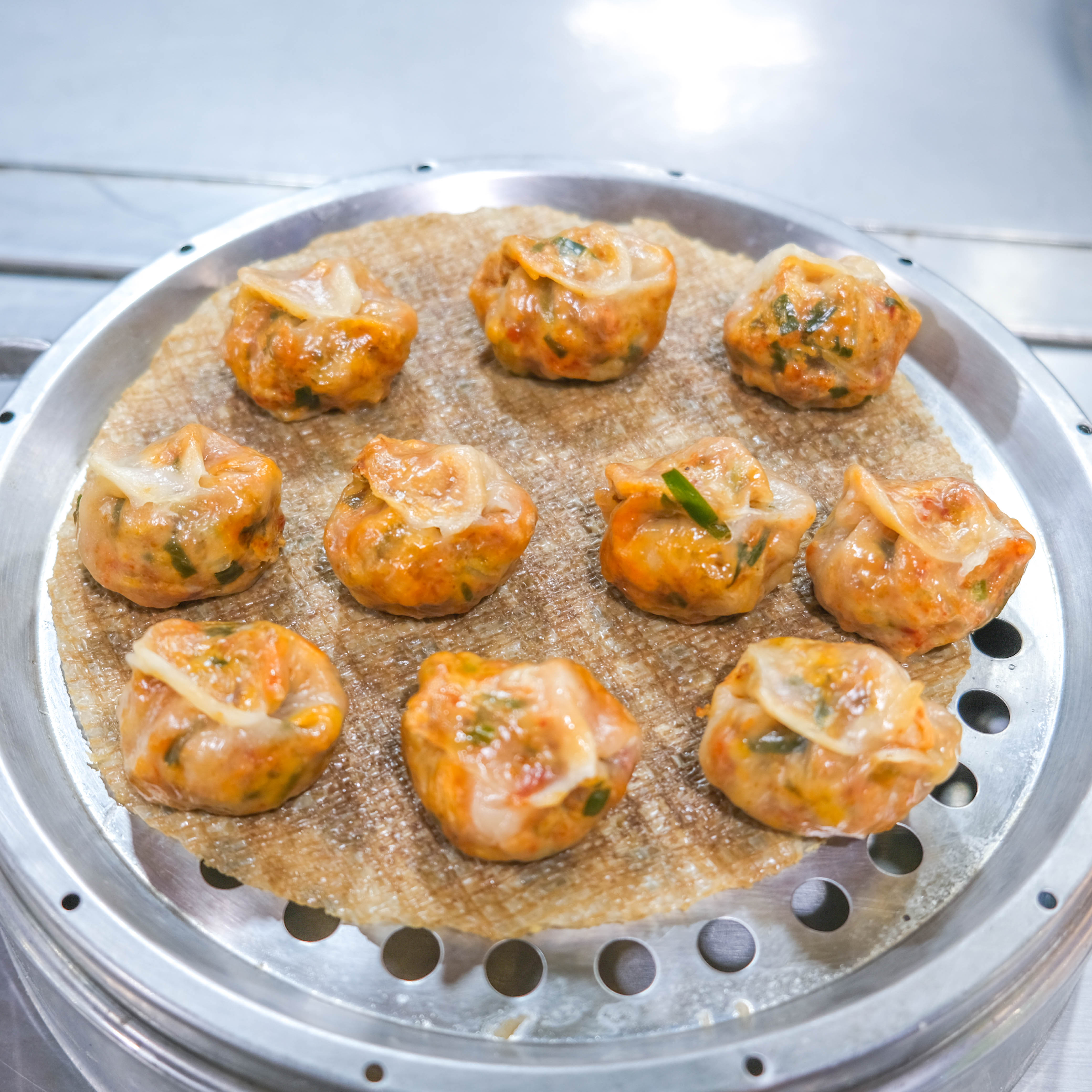 [대전 서구 배달] 동글동글 맛깔난 김치만두 10개(찐상태) [한민 대박손만두분식] : 동네시장 장보기