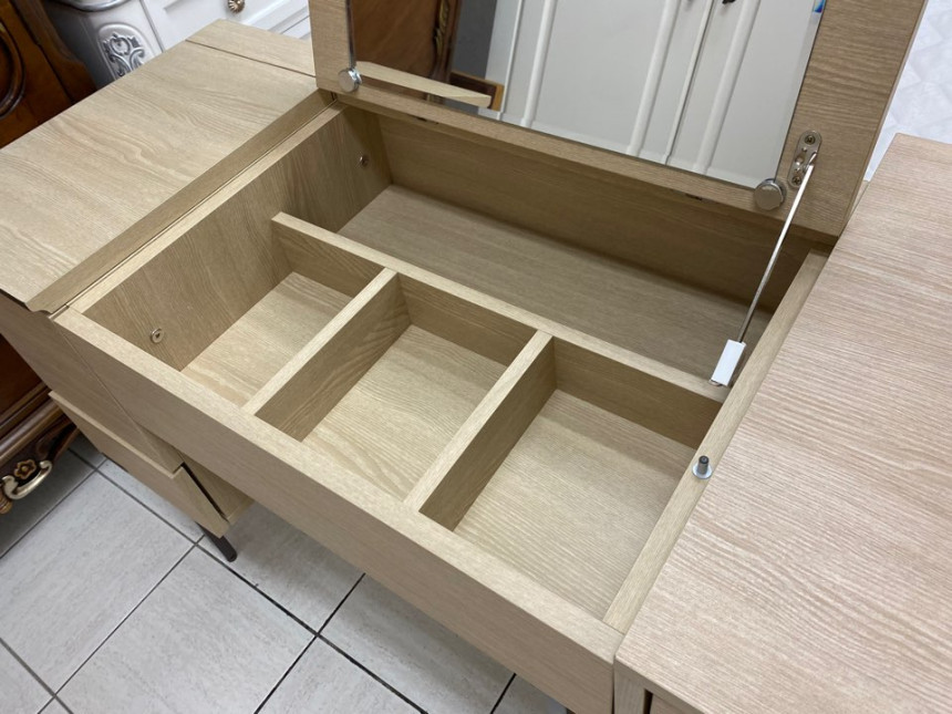 dressingtabl_06.jpg