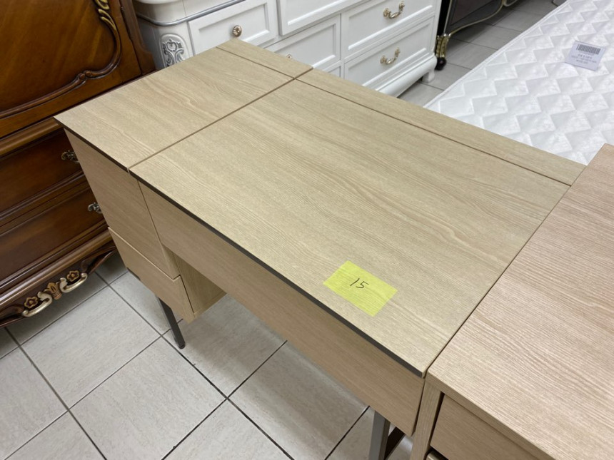 dressingtabl_02.jpg
