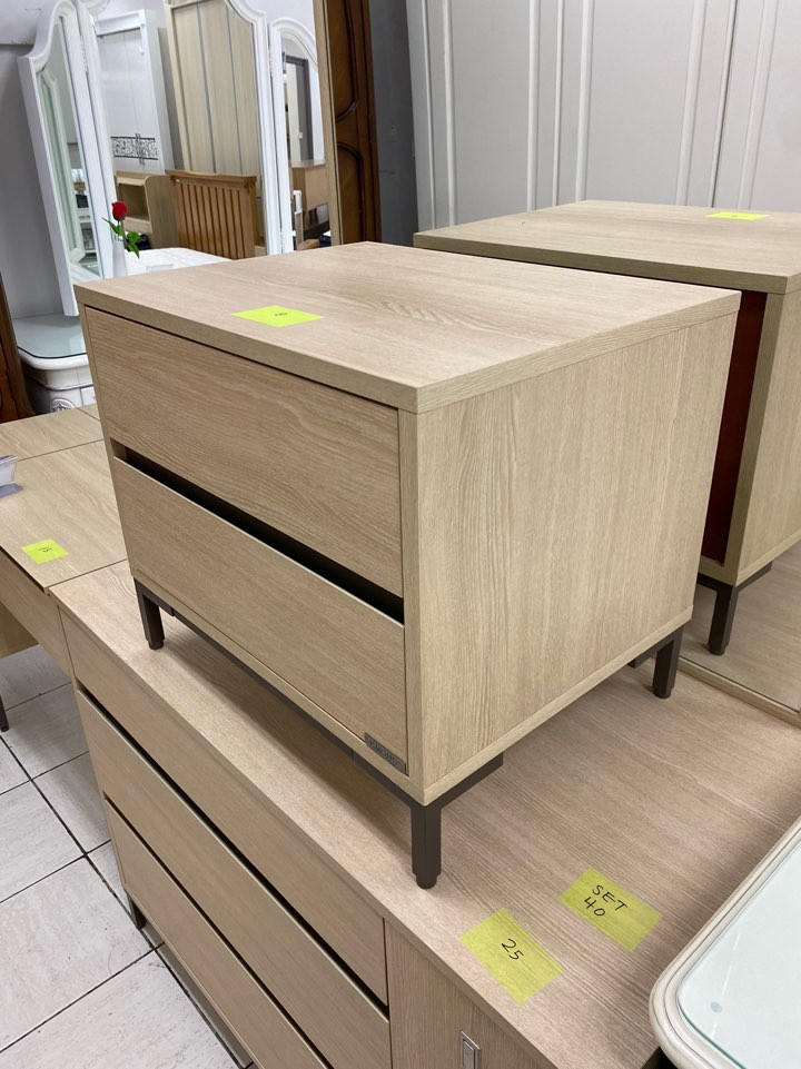 bedsidetable_05.jpg