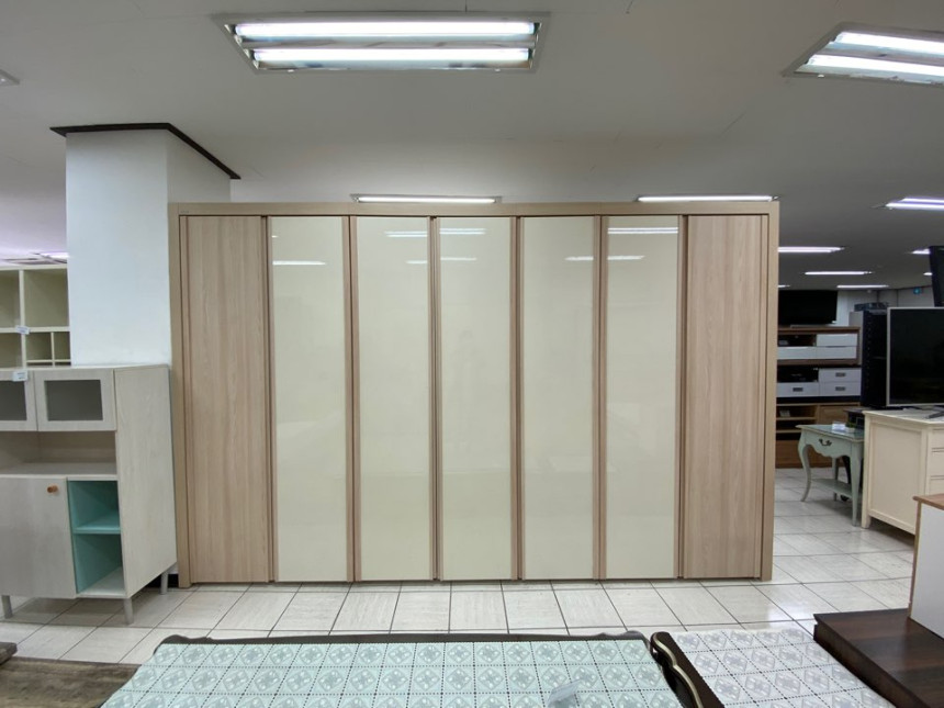 livart_wardrobe_02.jpg