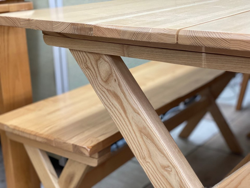 wood_table_10.jpg