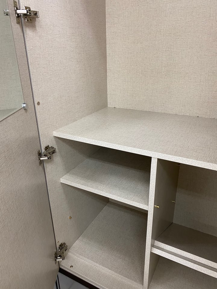modern_wardrobe_09.jpg