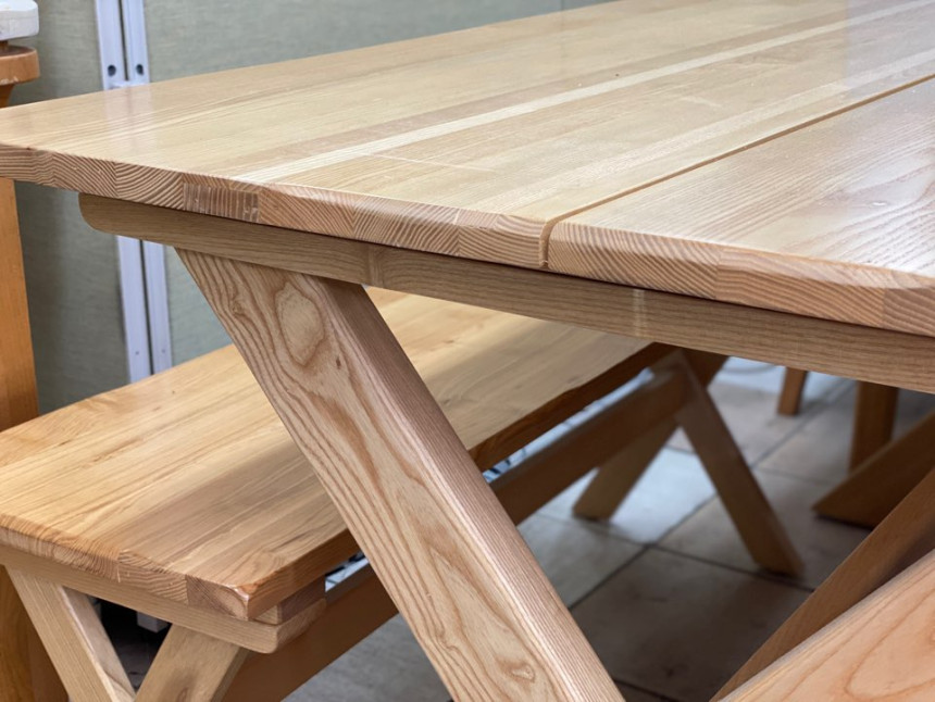wood_table_13.jpg