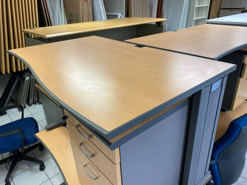 koas_desk_05.jpg