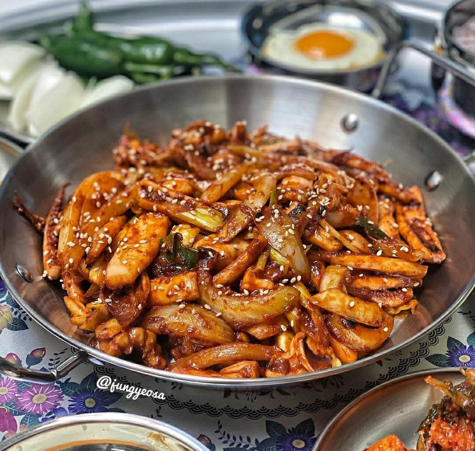 동해 영덕 손질오징어 1kg 국내산 통오징어 오징어알 생물 절단 물 오징어 무늬오징어