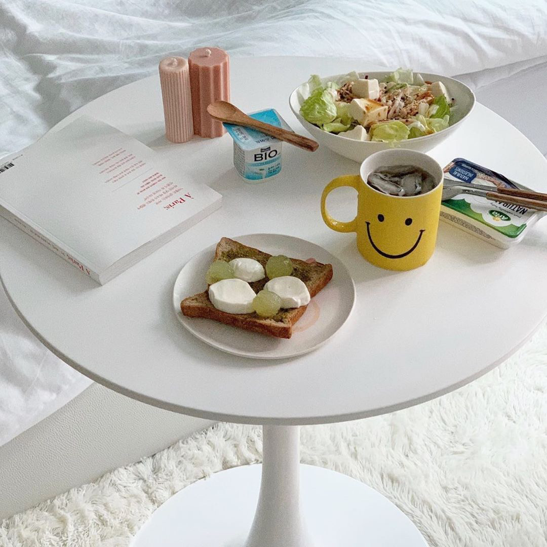 플로윙 화이트 원형테이블 카페 원룸 주방 인테리어 식탁테이블 500