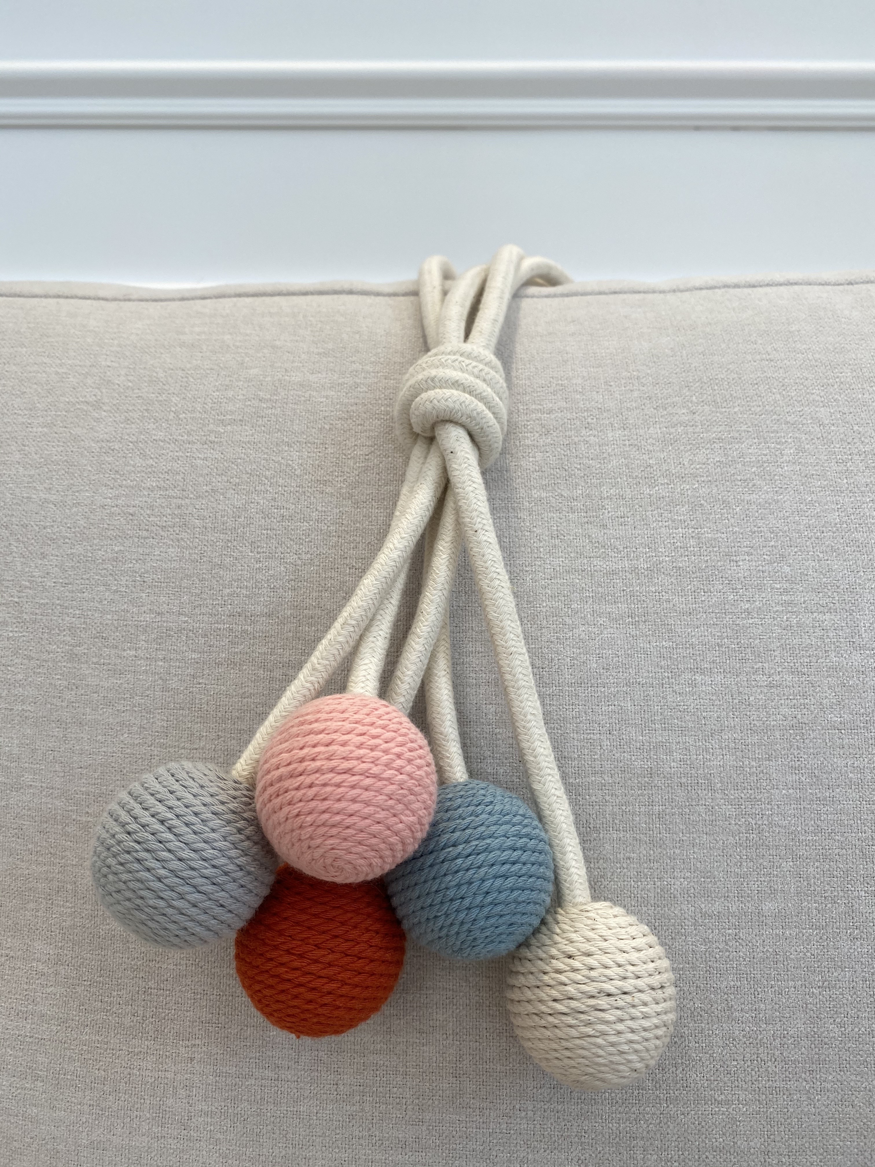 코지앳홈샵 독점디자인- ﻿프리미엄 봉봉 자석 타이백4종-1개