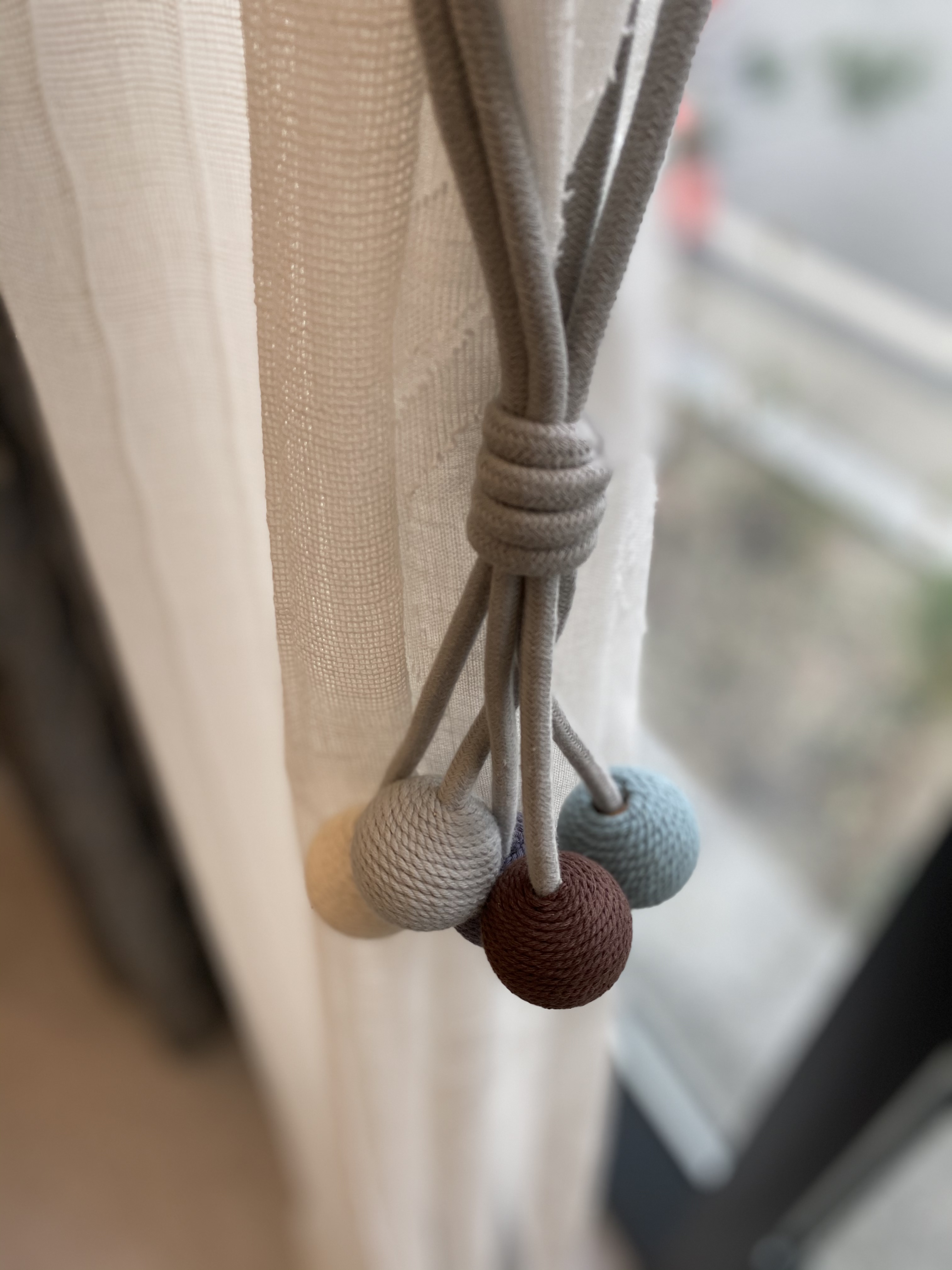 코지앳홈샵 독점디자인- ﻿프리미엄 봉봉 자석 타이백4종-1개