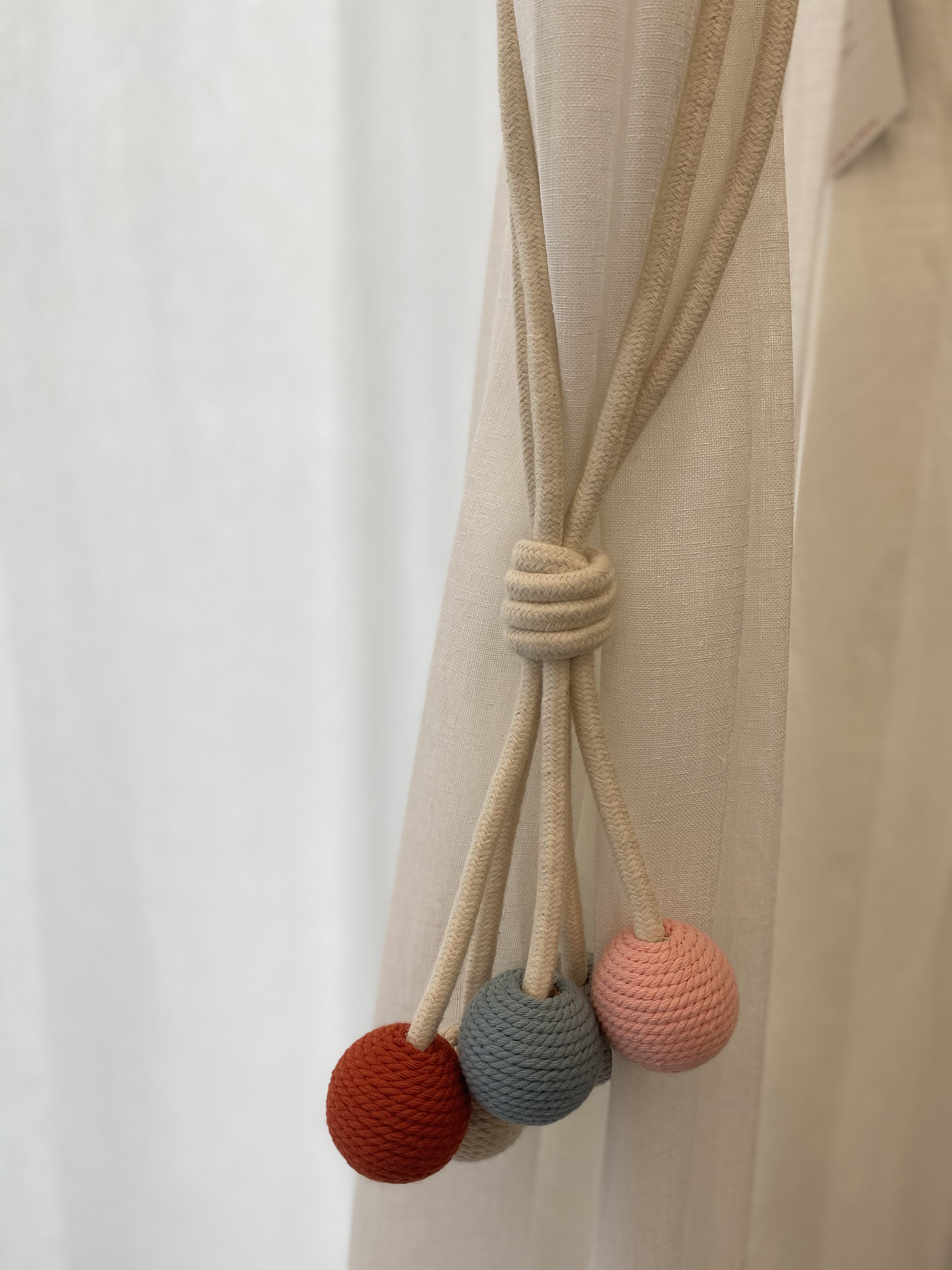 코지앳홈샵 독점디자인- ﻿프리미엄 봉봉 자석 타이백4종-1개