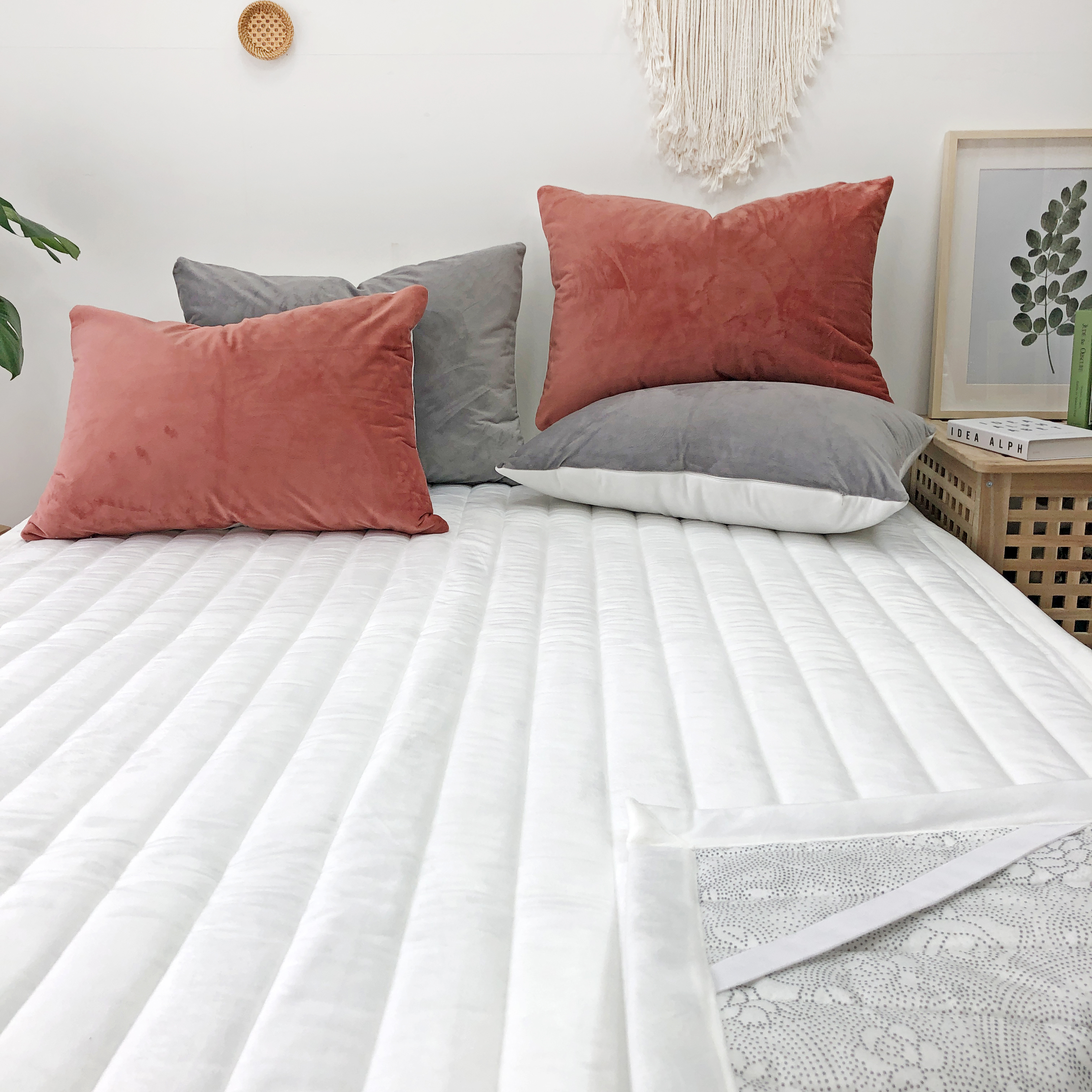 고밀도 극세사 미끄럼방지 및 고무밴딩 겨울패드 SS