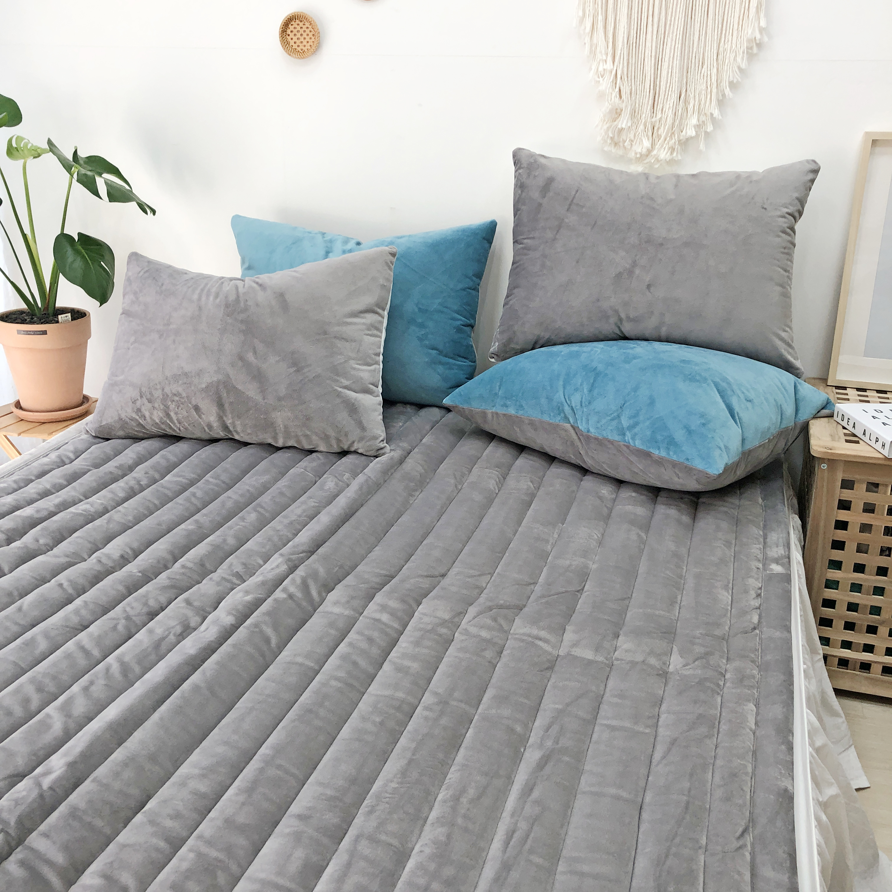 고밀도 극세사 미끄럼방지 및 고무밴딩 겨울패드 SS