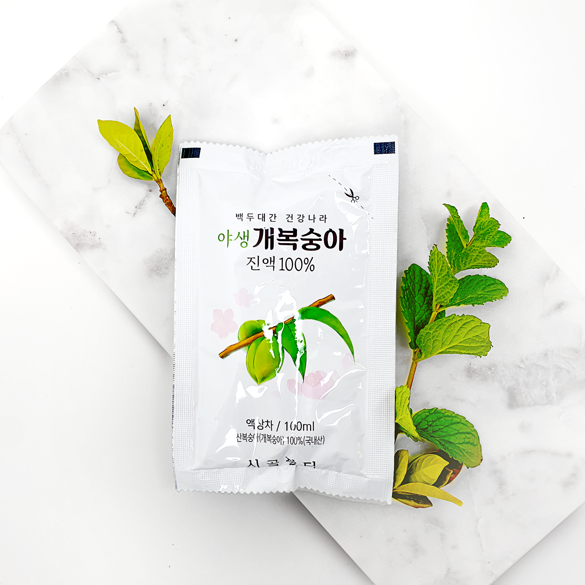 시골장터 개복숭아 즙 무첨가 100ml 30포  자연산 산복숭아 돌복숭아 액기스 - 상품 이미지