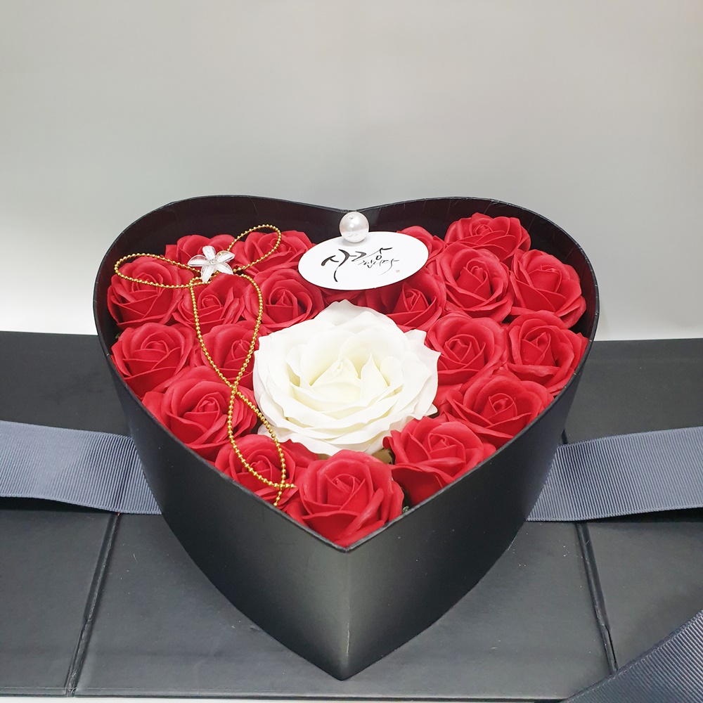 플라워박스 졸업꽃 선물 여자친구 생일 꽃다발 - 상품 이미지