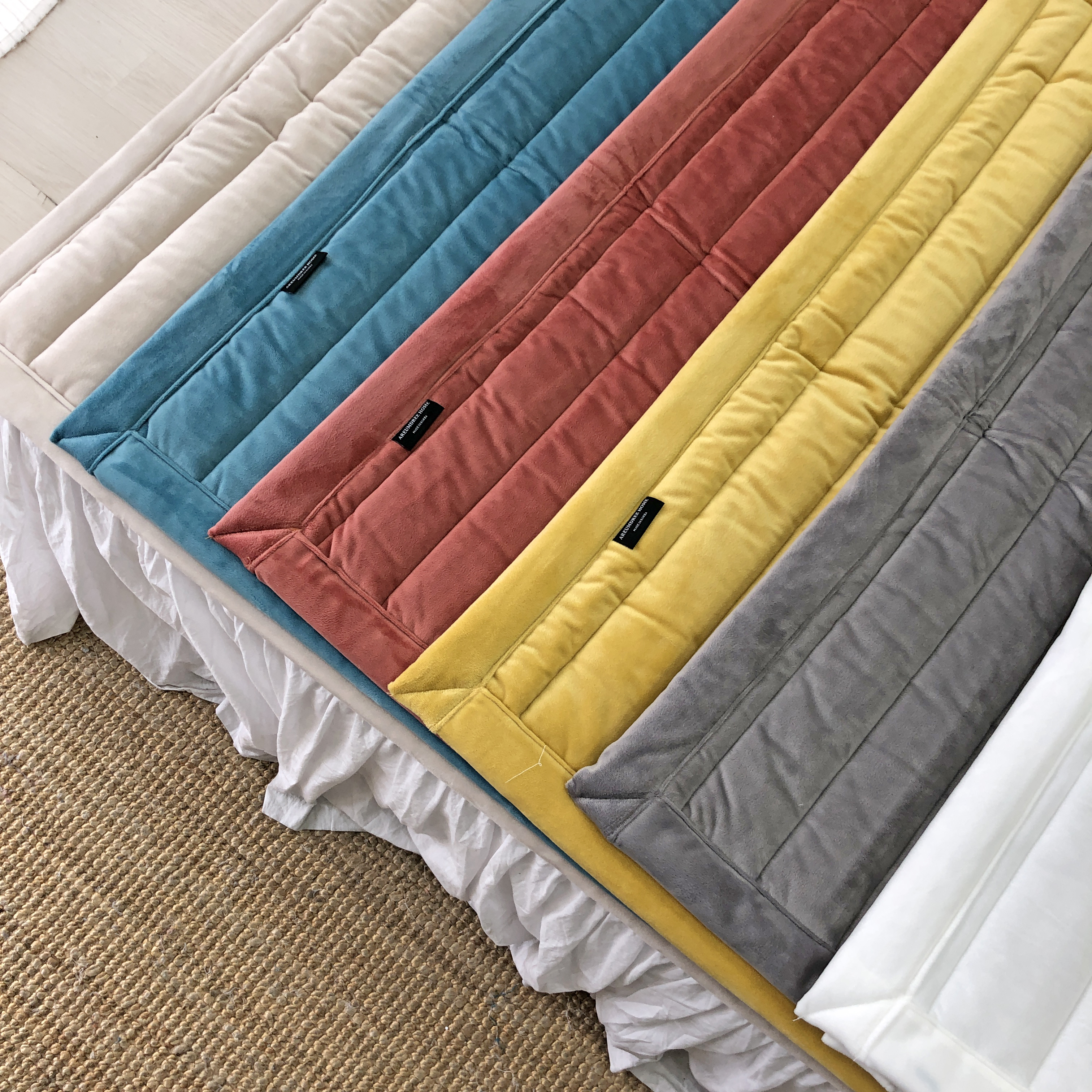 고밀도 극세사 미끄럼방지 및 고무밴딩 겨울패드 SS