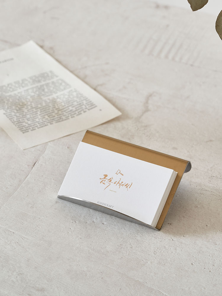 라운드 메탈 골드 명함꽂이 거치대 홀더(이니셜각인) 이미지 3