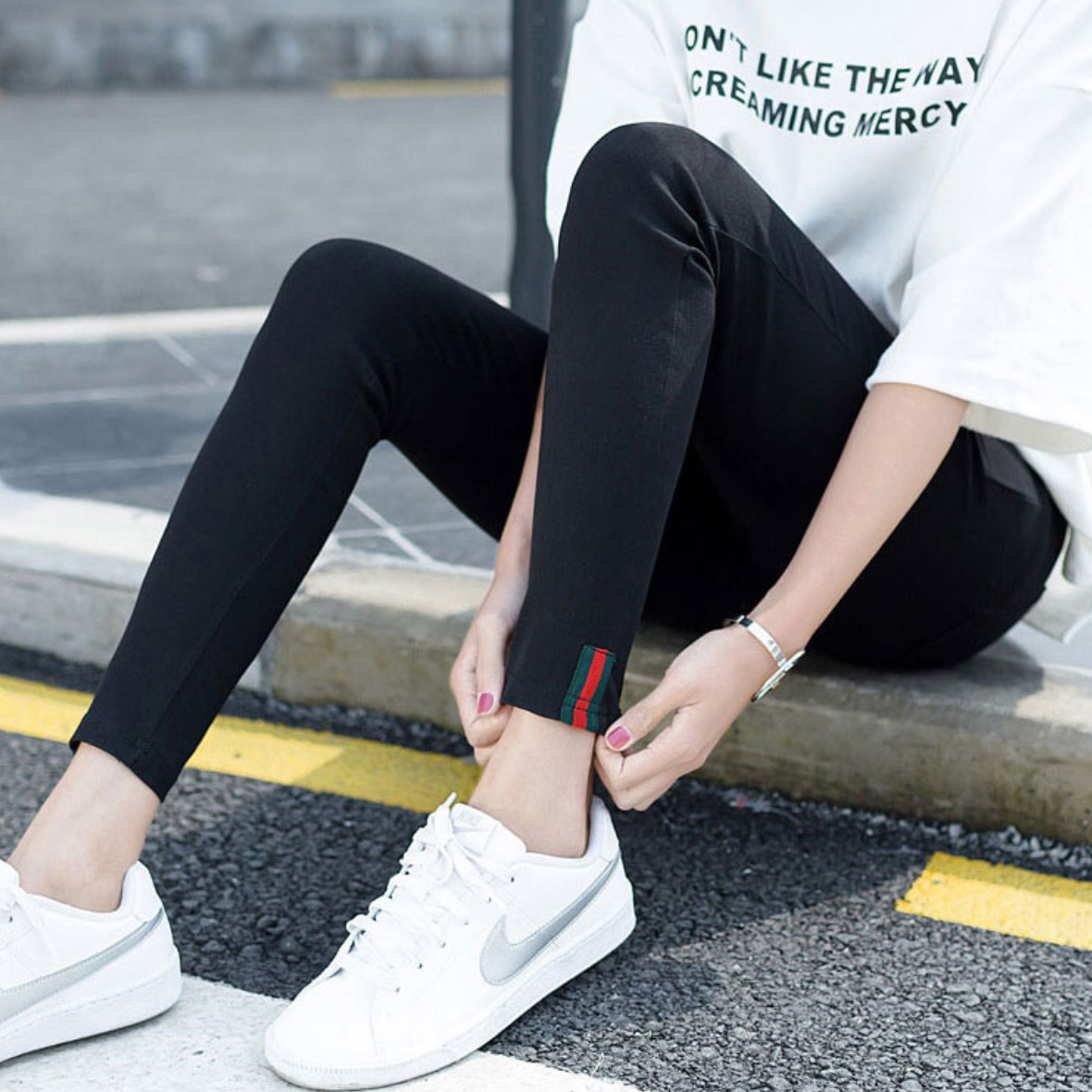 발목 장식 허리 밴딩 블랙 스키니 뱃살 압박 보정 짱짱한 10부 쫀쫀한 하이웨이스트 팬츠 - 상품 이미지