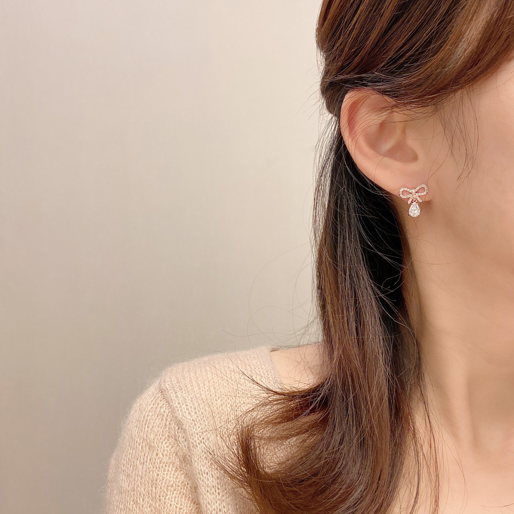 14K 금침 예쁜 리본 물방울 여자친구선물 큐빅 딸랑이 무알러지 데일리 골드핀 귀걸이 - 상세 이미지 5