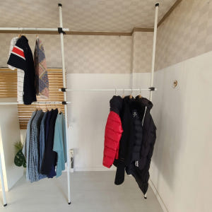 쿠웅 압축봉 무타공 커튼봉 옷걸이 행거 힘센 70-110cm 화이트 솔직 후기 | 실제 배치 사진 포함 - 상품 이미지 4