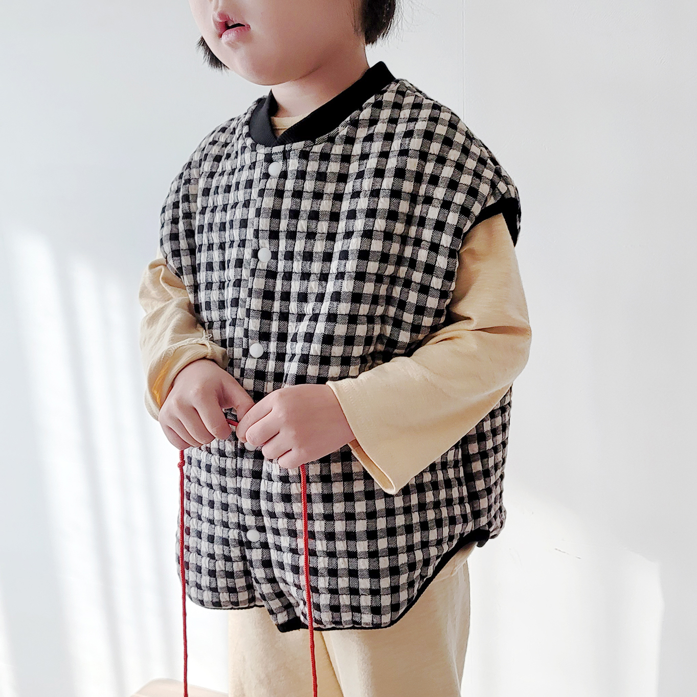 더수 겨울 체크 누빔 조끼 등원룩 편안하고 예쁜 데일리 아이템 - 상품 이미지