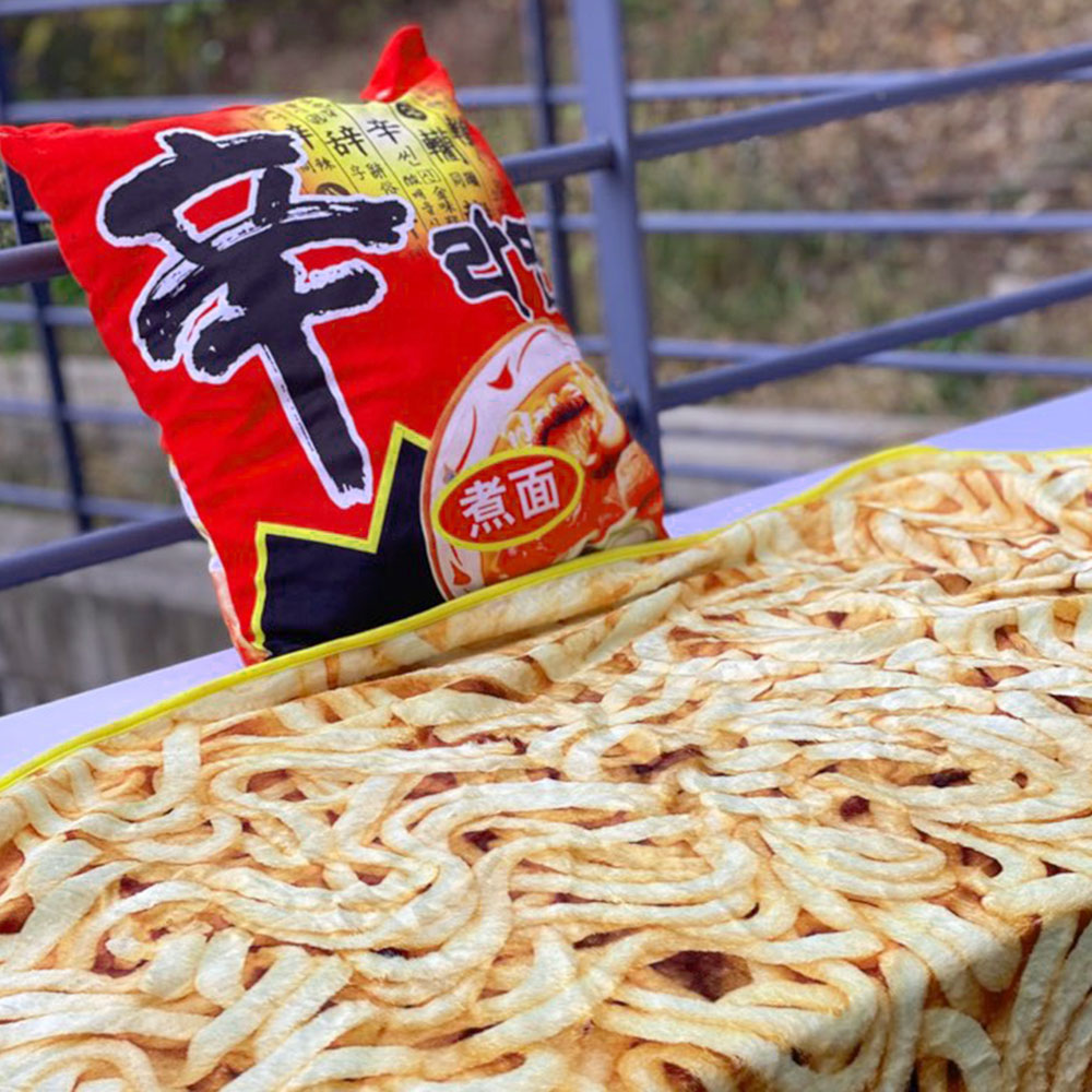 인싸템 패러디 라면 쿠션 양털 무릎 담요
