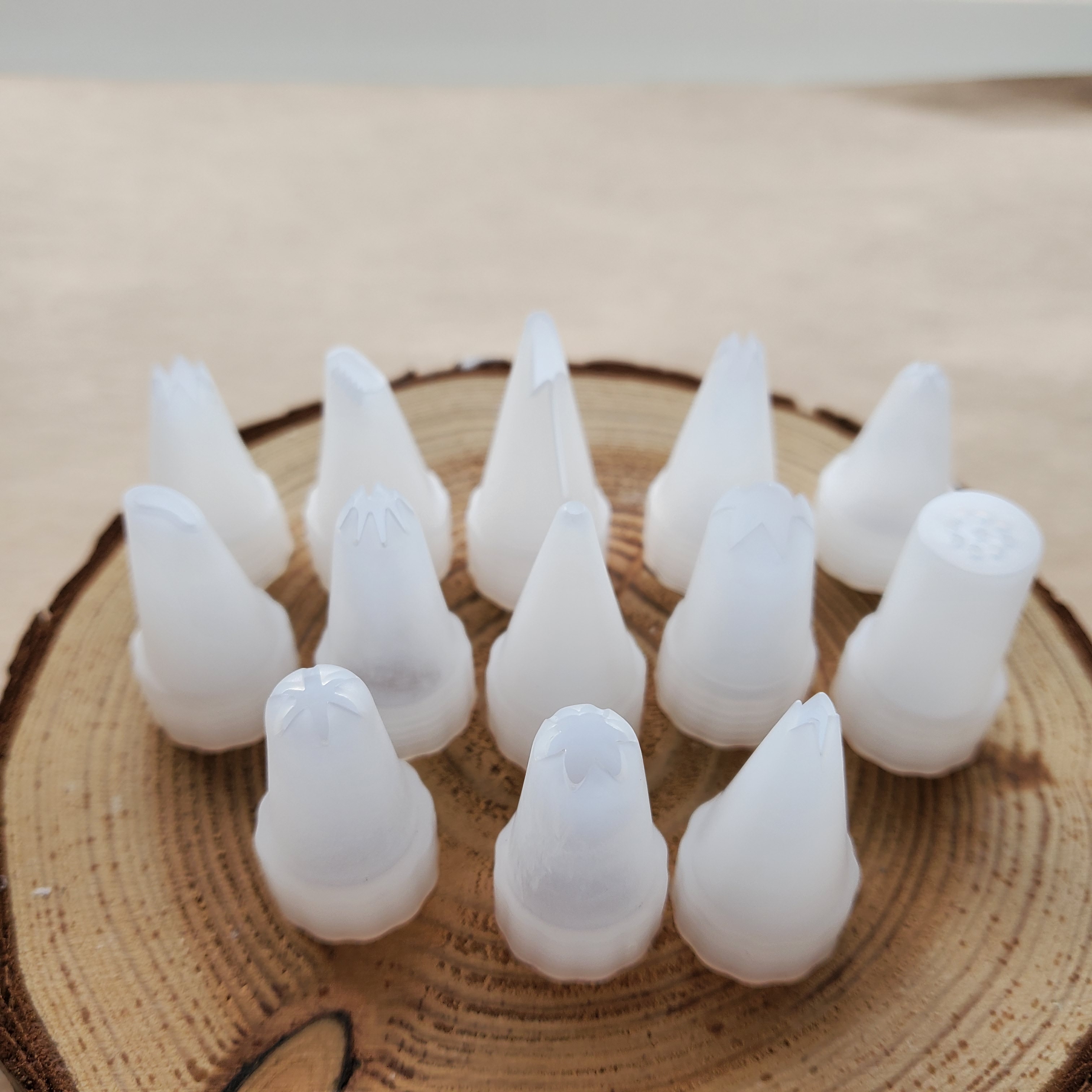 데코덴 생크림본드 폰케이스 탑꾸 탑로더 꾸미기 재료 데코크림 화이트