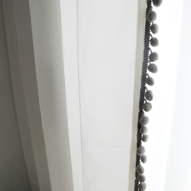 화이트암막폼폼커튼 아이방 아기방 유아 가리개커튼