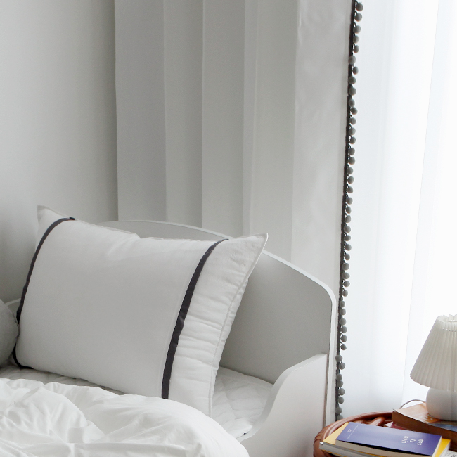 화이트암막폼폼커튼 아이방 아기방 유아 가리개커튼