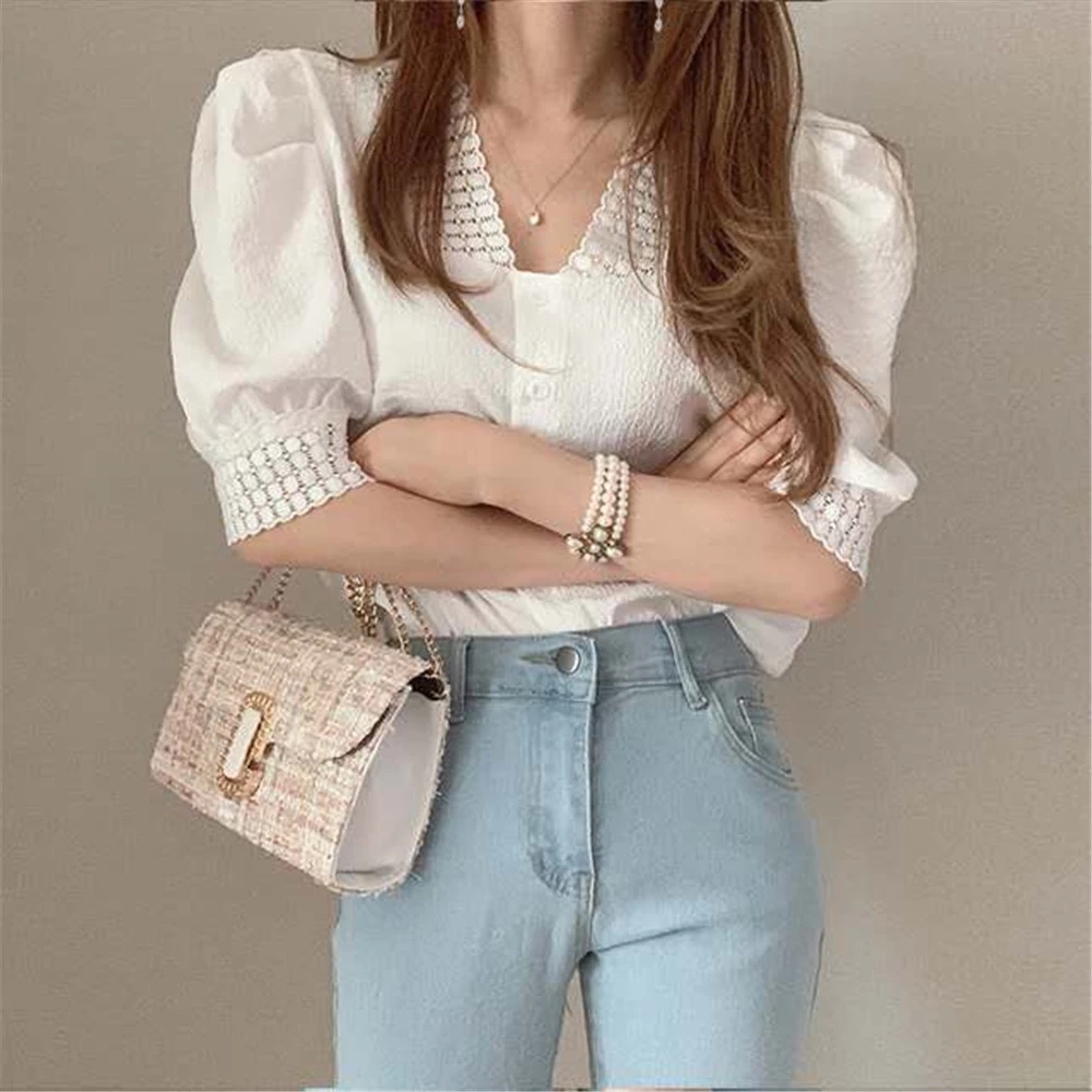 여름 여성 블라우스 반팔 블라우스 레이스펀칭 블라우스 시원한 여름옷 여성 여름패션