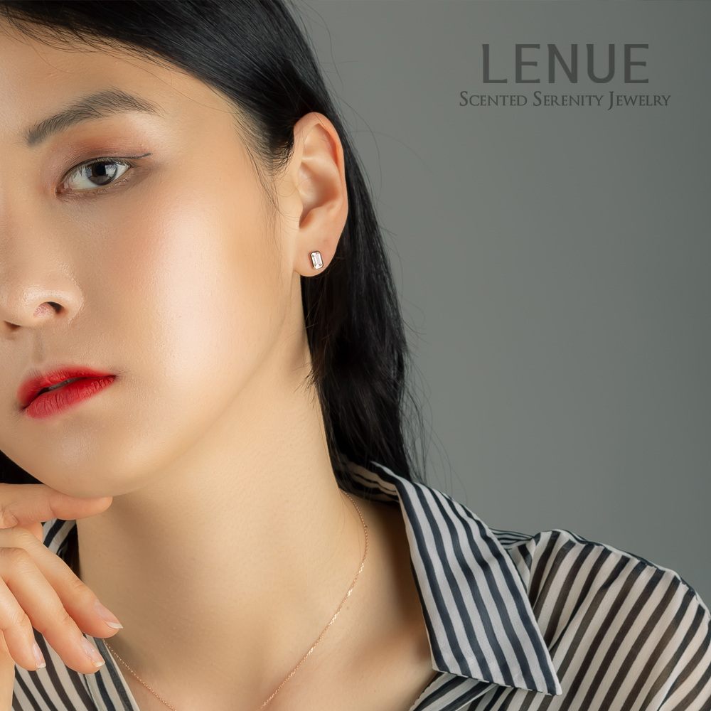 레뉴 레거시 에메랄드컷 큐빅 귀걸이 / 14K 골드 네모 데일리 여자친구 생일 선물 이미지 7