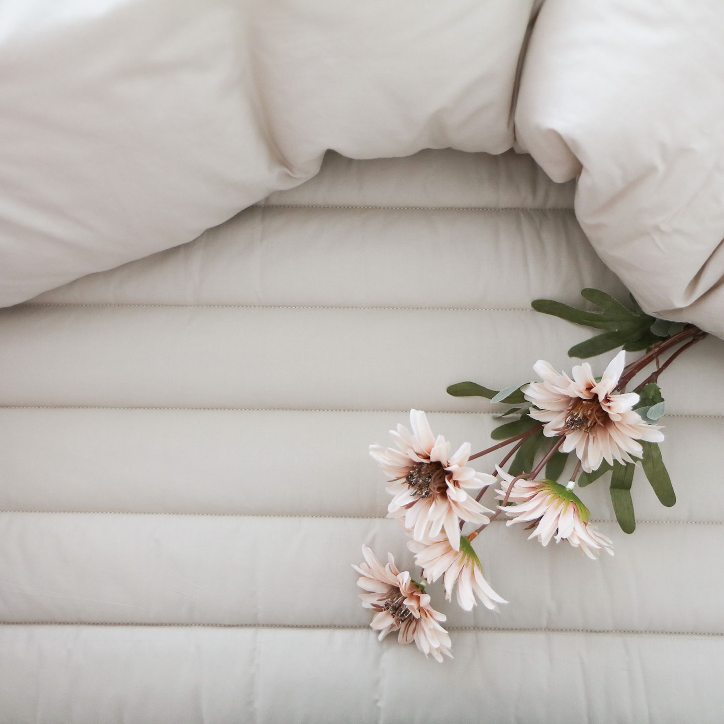 오가닉 순면 사계절 고정밴드 미끄럼방지 누빔 10cm 더 넉넉한 카페트겸 침대패드