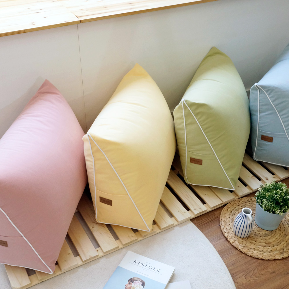 브러쉬드코튼 삼각 등받이 쿠션 8colors 솜포함 화이트
