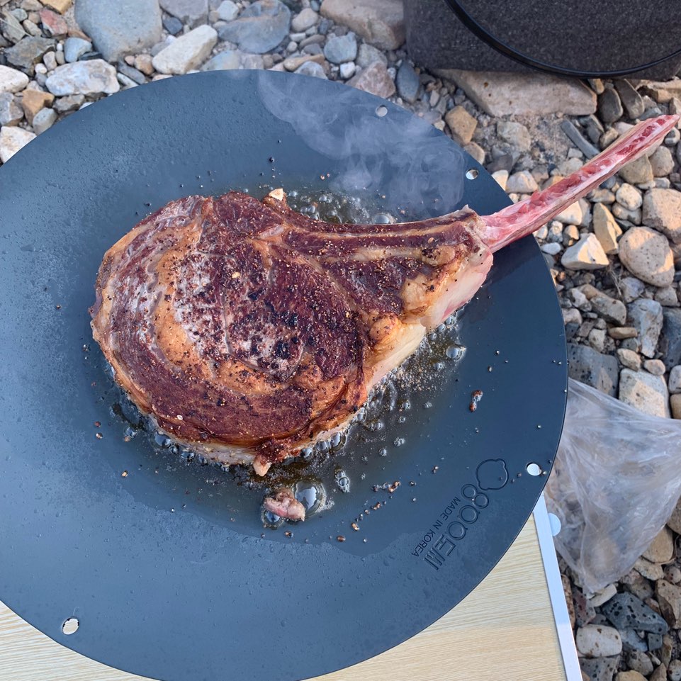 토마호크 우대갈비 티본 엘본 채끝 등심 립아이 비프립 스테이크 소고기 캠핑고기