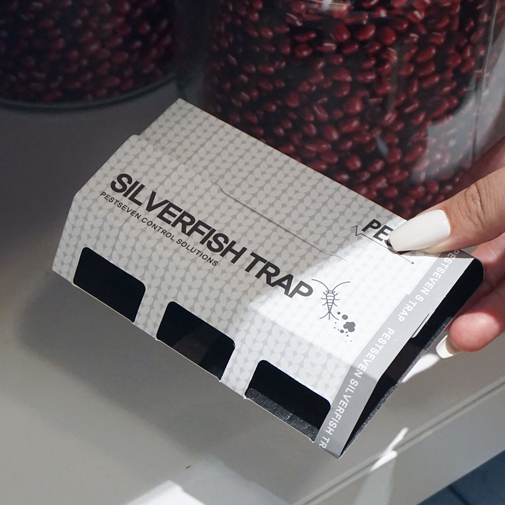 페스트세븐 좀벌레 트랩 (12개입) 이불벌레 옷장벌레 가구벌레 은색벌레 실버피쉬 방충제 제거 박멸 약 퇴치법 퇴치제 끈끈이 원인 퇴치 나프탈렌 싹 방역 좀약