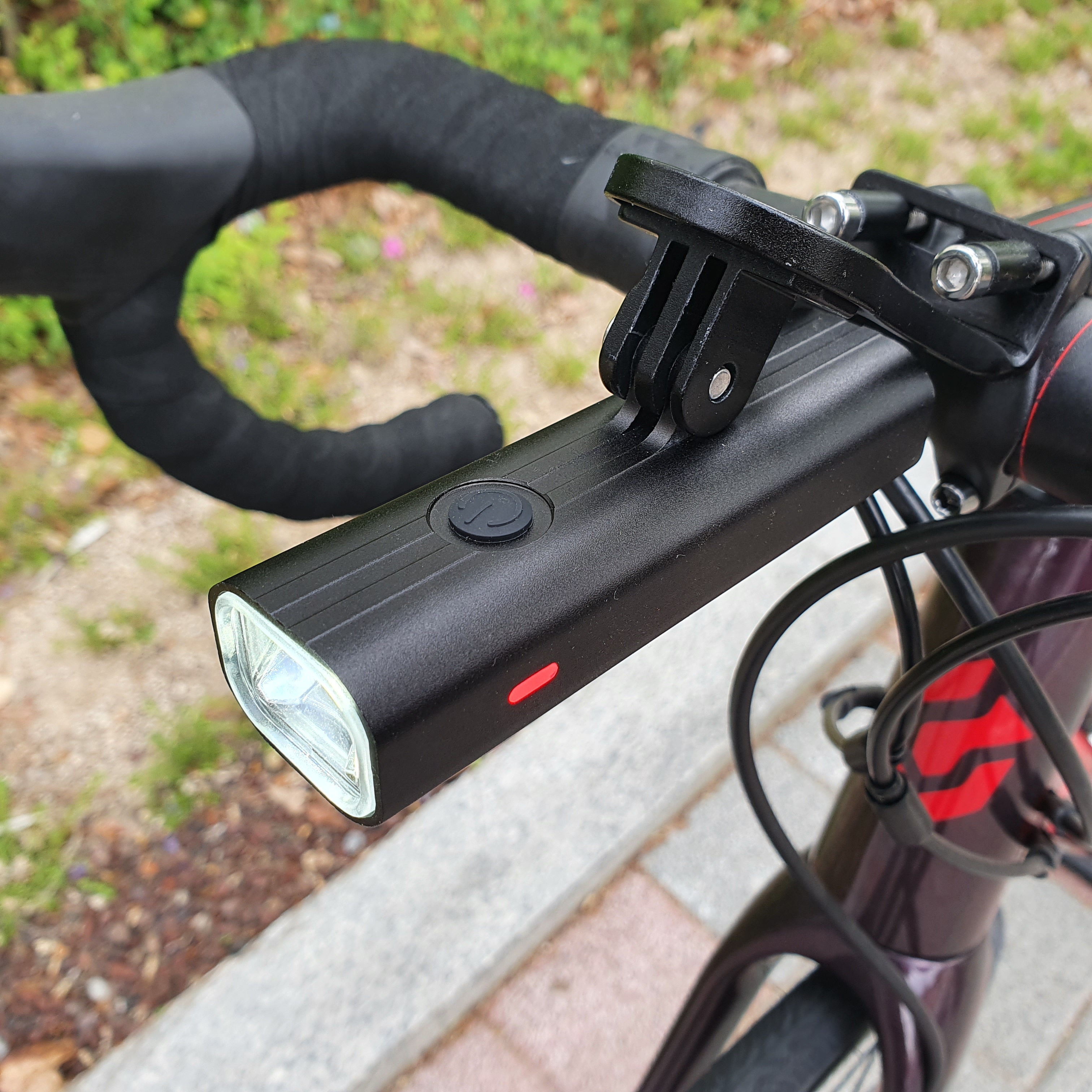 엠모터스 M400 400루멘 자전거 전조등 로드용 고프로 가민브라켓 호환 MTB 로드 전기 자전거 - 상세 이미지 2