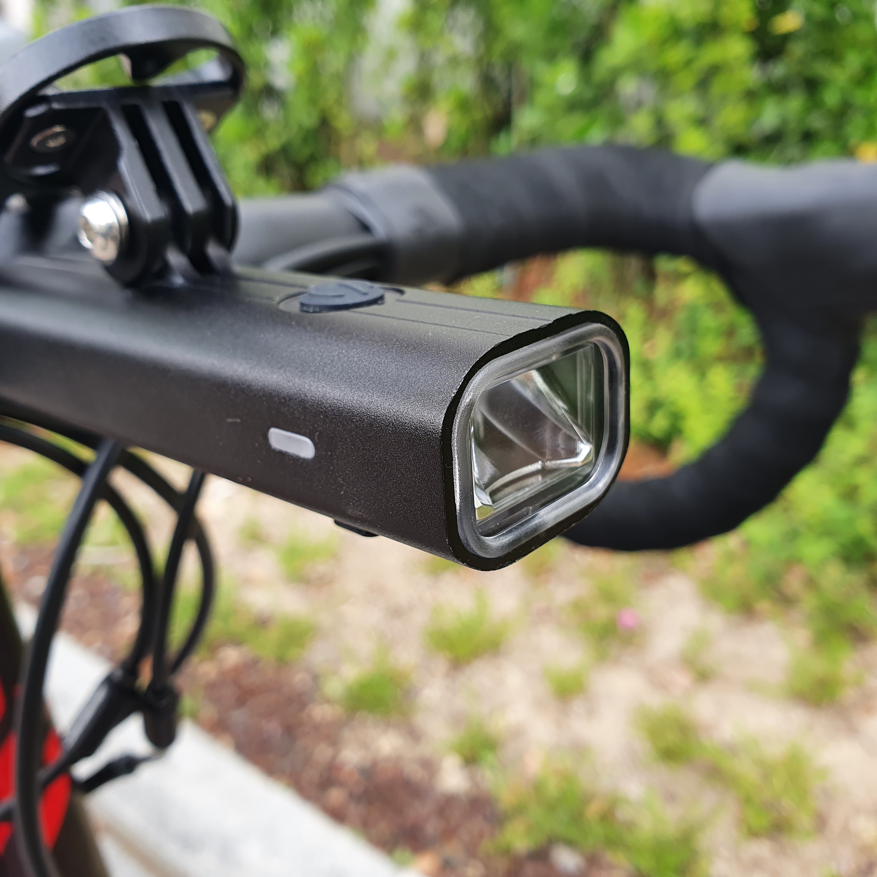 엠모터스 M400 400루멘 자전거 전조등 로드용 고프로 가민브라켓 호환 MTB 로드 전기 자전거 - 상세 이미지 4