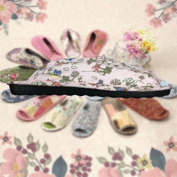 두툼한 쿠션 퀼트 실내화 층간 소음방지 방수 편한발 가벼운 덧신 푹신한 거실화