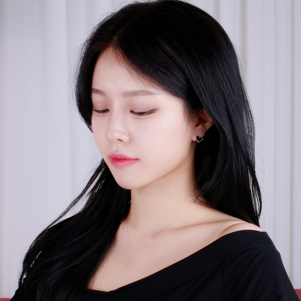 스몰 하트 블랙 오닉스 원터치 귀걸이 데일리 심플 여성 골드 금 생일 선물 18K 고급 - 상세 이미지 4
