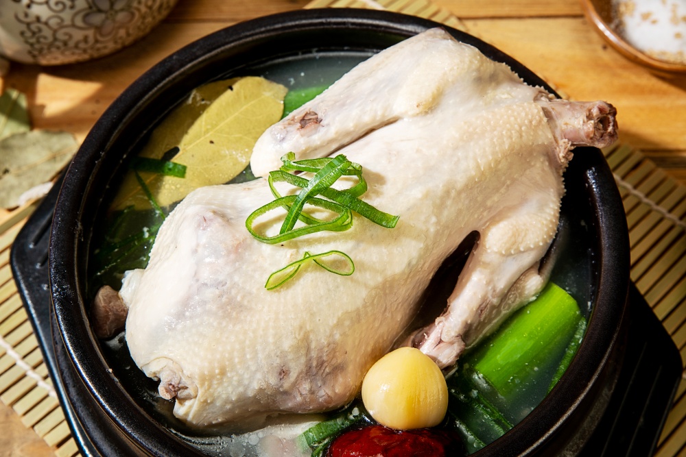 자연애계 명품 삼계탕 한마리 냉장 웅추닭 1kg, 1개