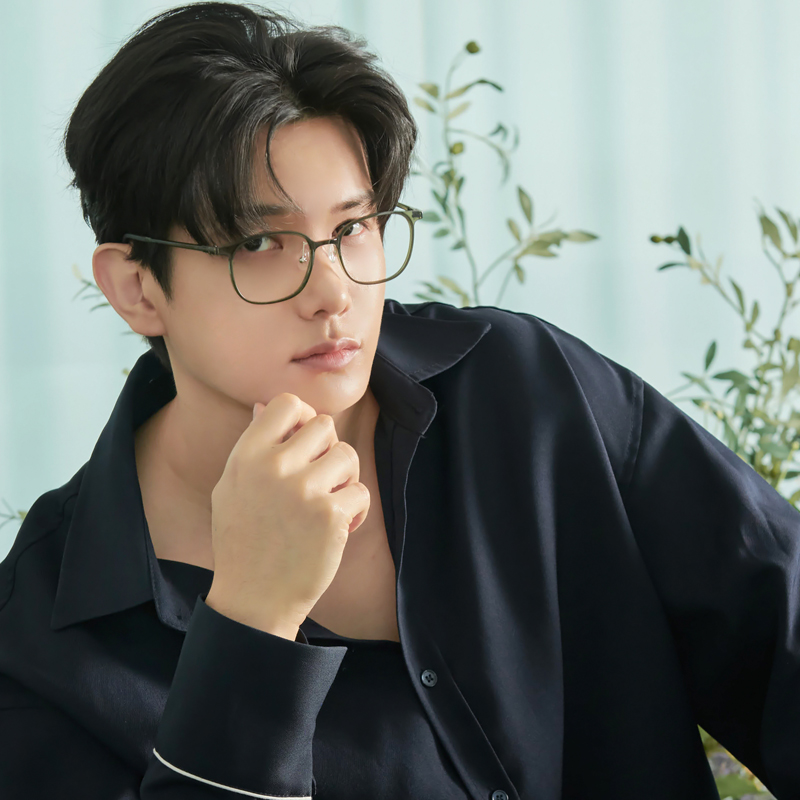 블루라이트 차단 안경테 투명 티타늄 7g 남자 여자 뿔테 안경