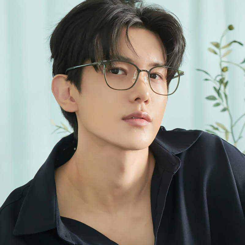 블루라이트 차단 안경테 투명 티타늄 7g 남자 여자 뿔테 안경