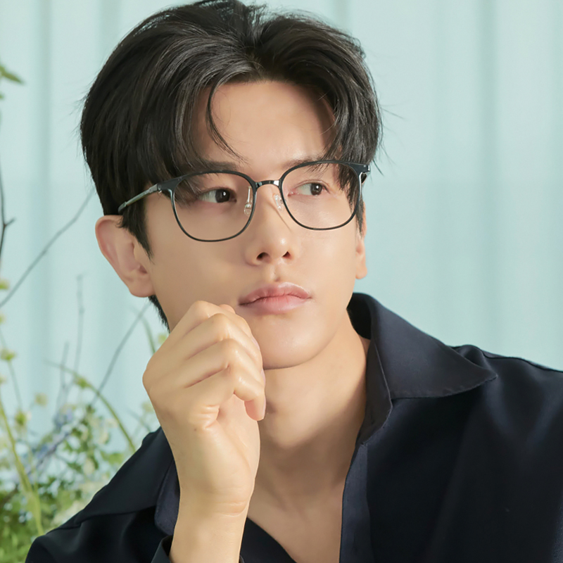블루라이트 차단 안경테 투명 티타늄 7g 남자 여자 뿔테 안경