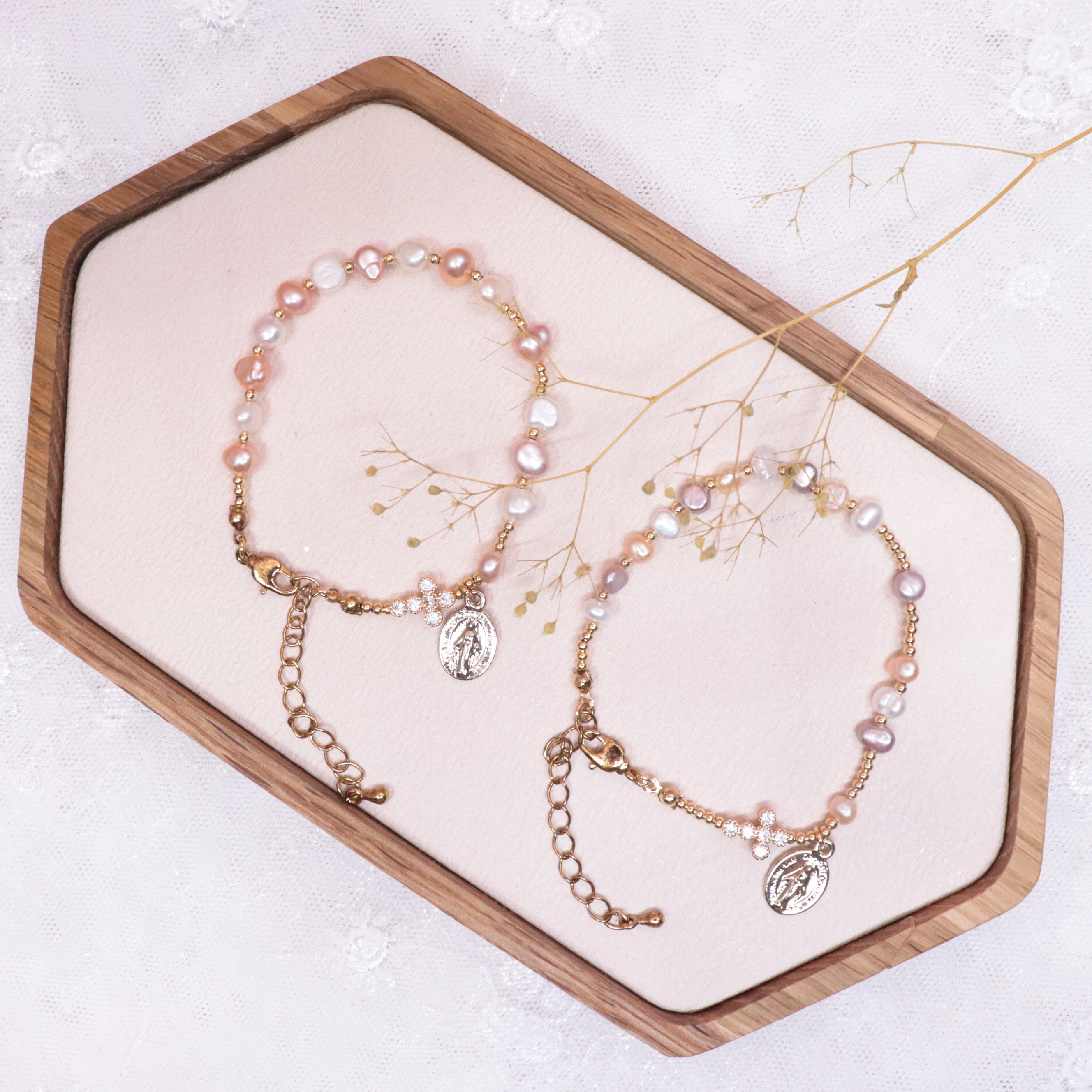 에밀리아 천연진주 1단 묵주팔찌