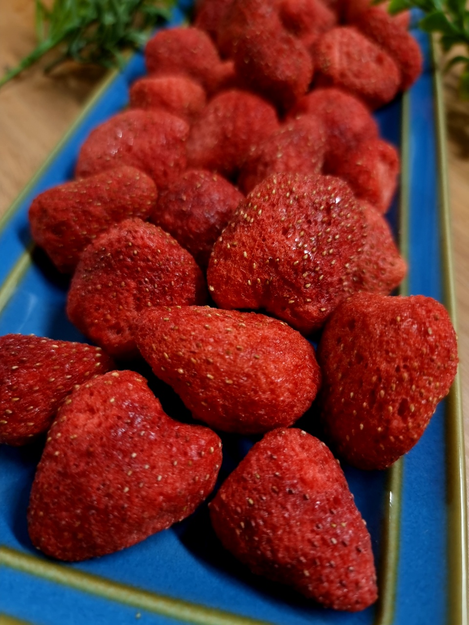(마른총각) 건과일 동결건조딸기 달콤바삭과자 제과제빵재료 100g, 1개 - 메인 이미지