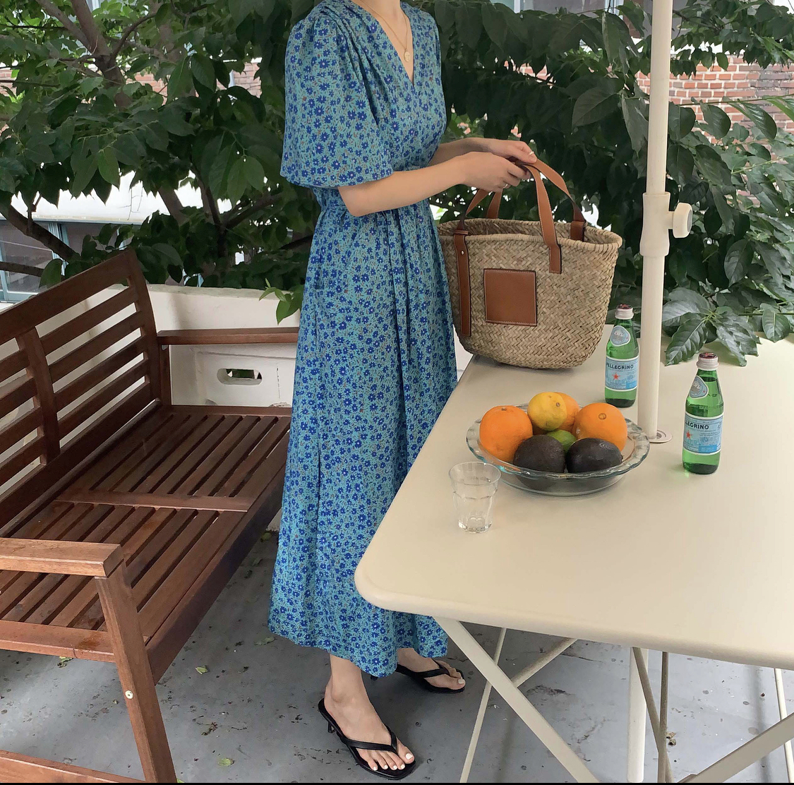 비비드 브이넥 셔링 잔꽃 플라워 허리스트링 허리끈 투웨이 루즈핏 포켓 바캉스 롱원피스(블루)