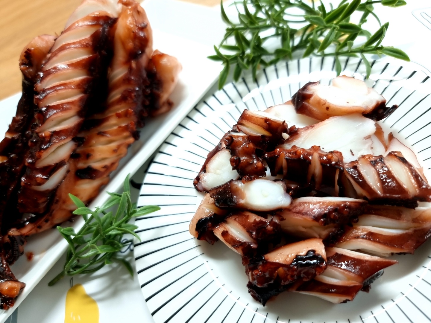 (엄마멸치) 반건조문어다리 통족 1kg 홈캉스 가문어 버터구이안주 - 상세 이미지 2