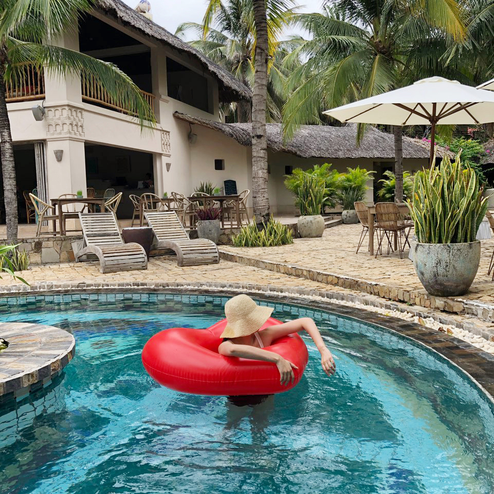 라탄 여성 버킷햇 여자 여름모자 우먼 벙거지 밀짚모자 휴양지 비치 플로피 챙넓은 라피아햇