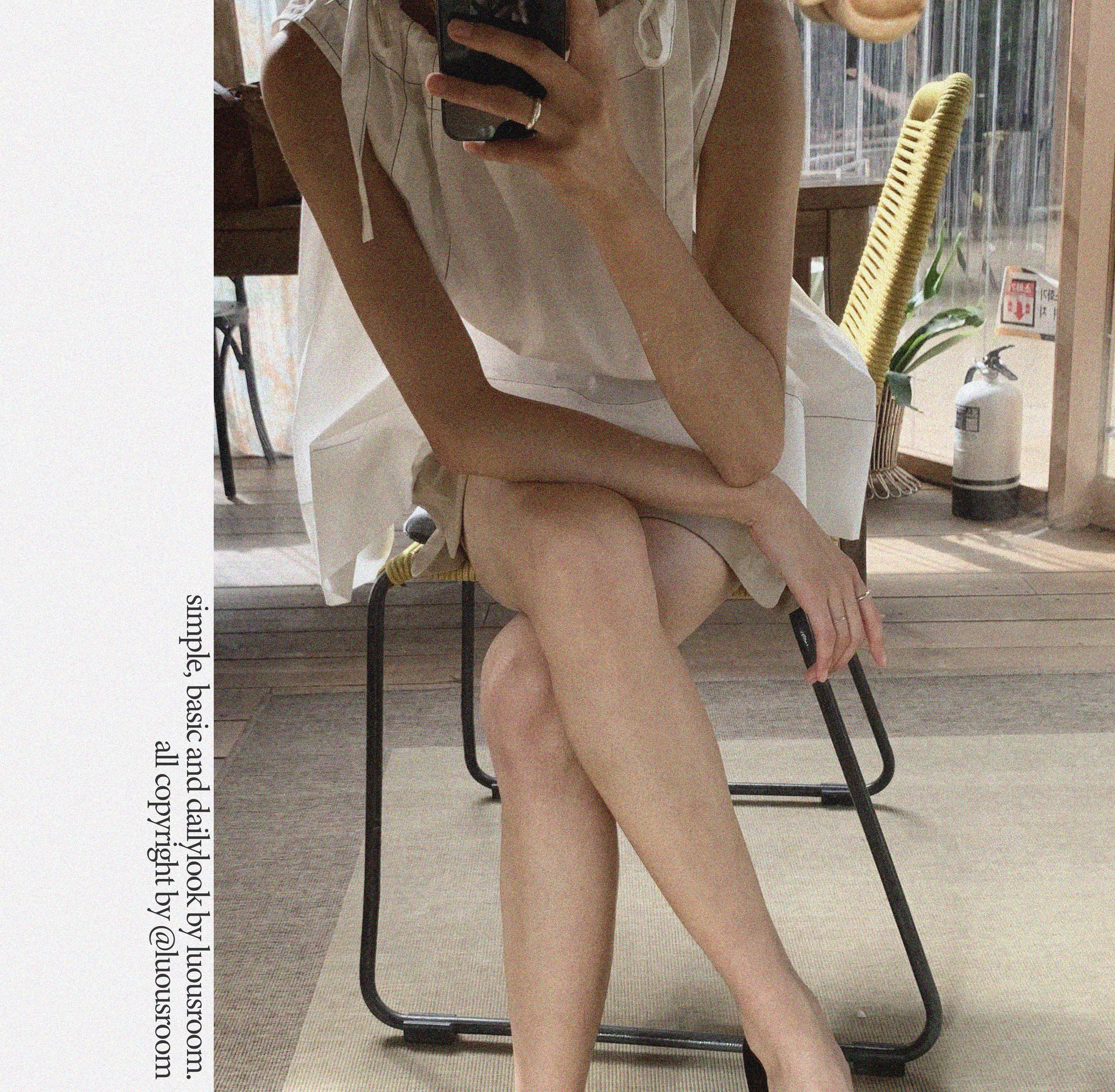 홀터넥 민소매 블라우스 리본 매듭 셔링 디자인 블라우스 스타일링