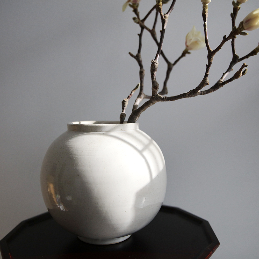 작가가 만든 백자 달항아리 화병 인테리어 소품 감성 오브제 도자기 돌상 꾸미기 제품 이미지