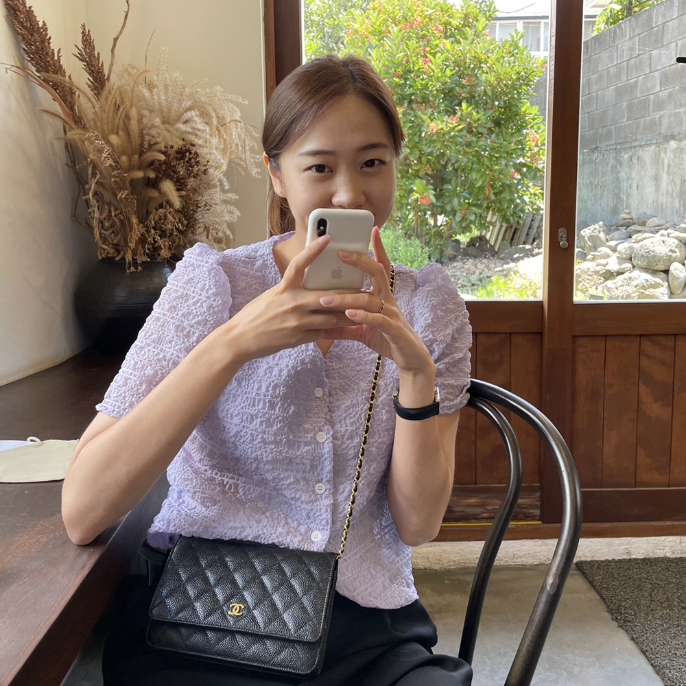 루즈핏 브이넥 여성 여름블라우스 숏 벌룬 퍼프소매 크롭 블라우스 여자 반팔블라우스 - 상세 이미지 3
